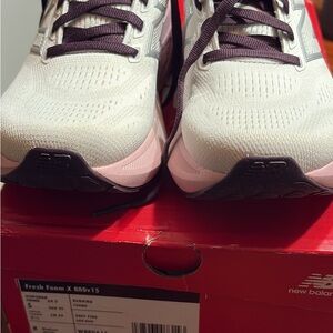 New Balance Women's Athletic Shoes - Cream and Pink